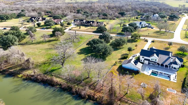 $800,000 | 31119 Riverlake Road, Fulshear, TX 77441