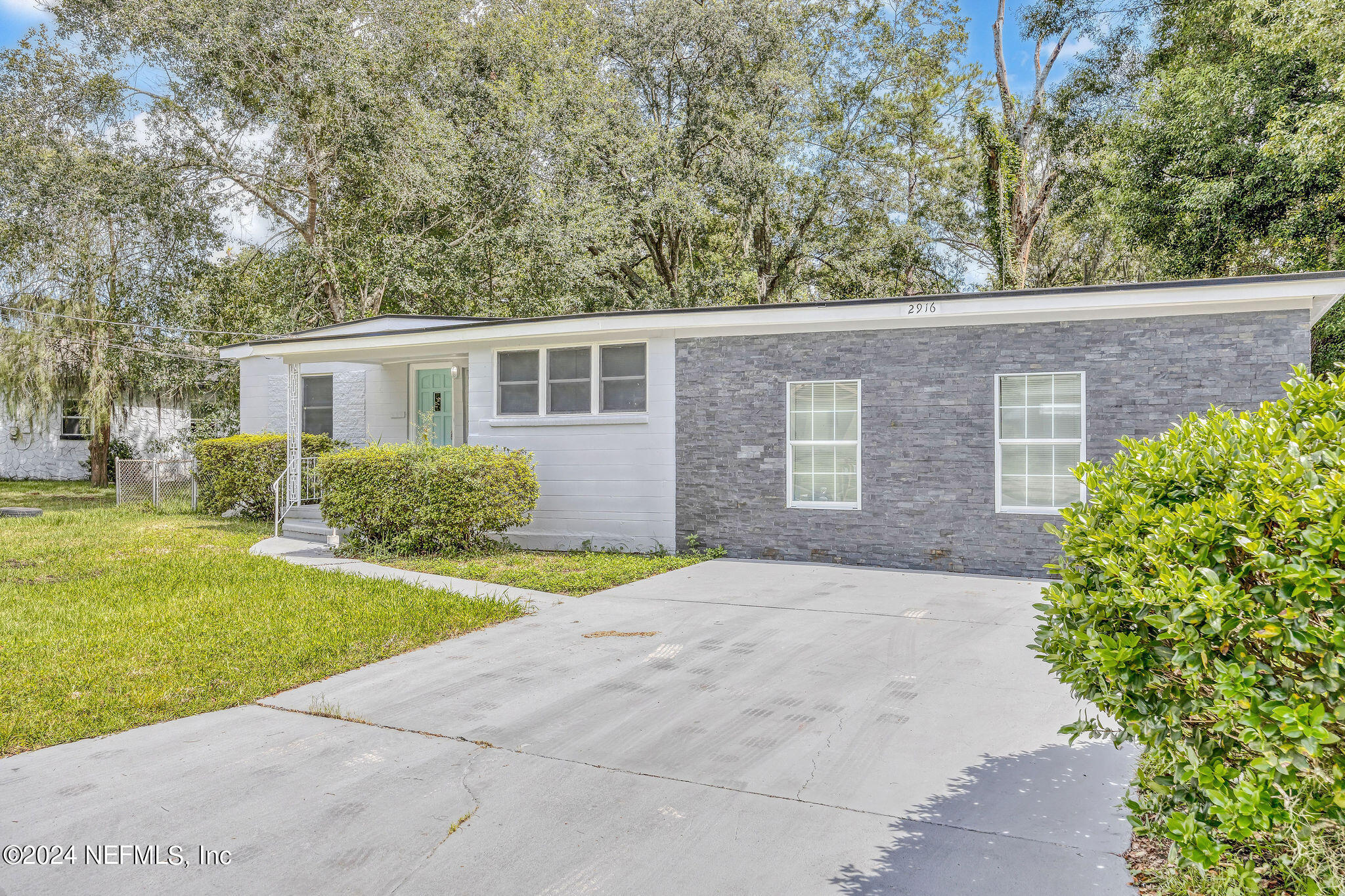 2916 Lippia Road Jacksonville, FL 32209 - Photo 3 of 36 lippia-rd-37