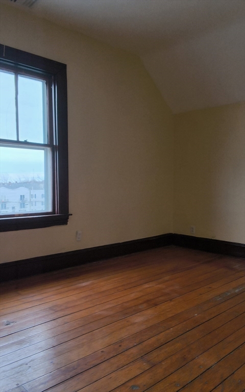 517-519 2nd Street, Unit 3 Fall River, MA 02721 - Photo 4 of 9