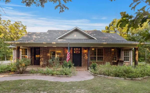 $975,000 | 796 County Road 1922, Fruitvale, TX 75127