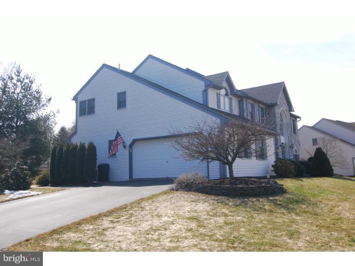 126 Grande Boulevard Sinking Spring, PA 19608 - Photo 3 of 25 Exterior Side