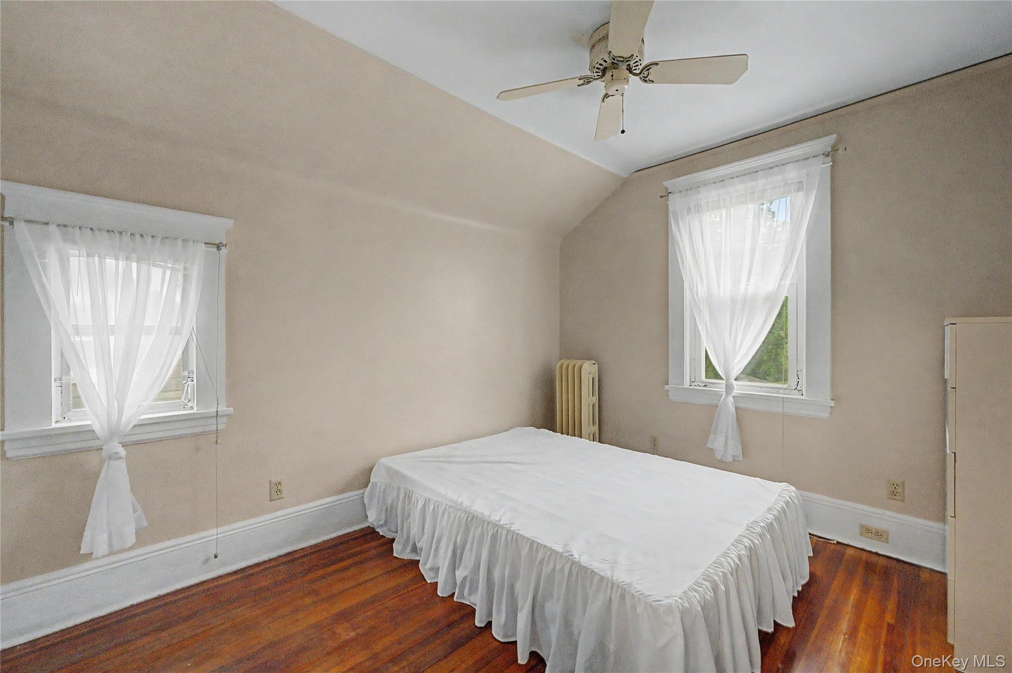 40 Dewey Avenue New Rochelle, NY 10801 - Photo 11 of 17