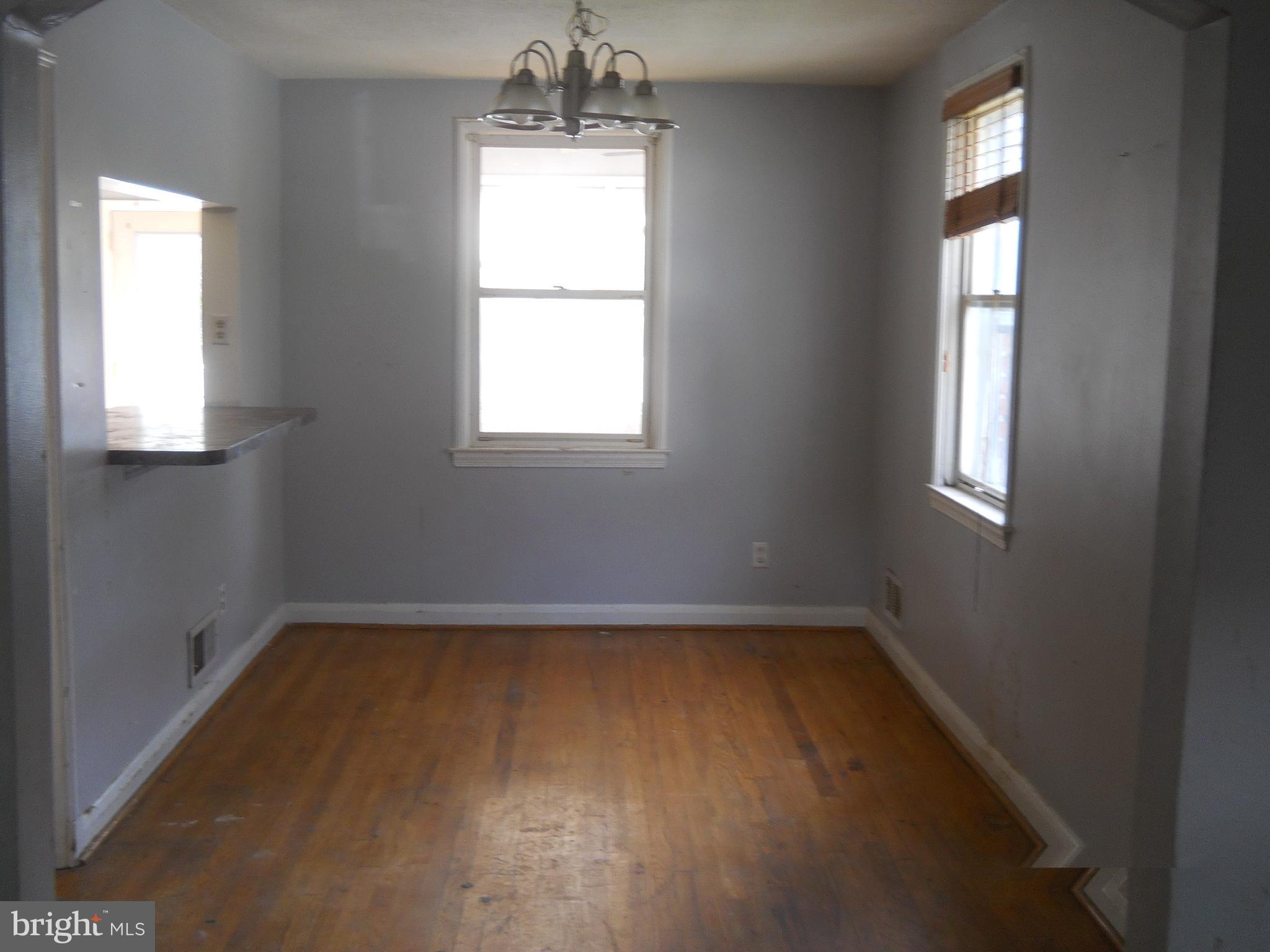 7301 Kirtley Road Baltimore, MD 21224 - Photo 4 of 14 Diningroom