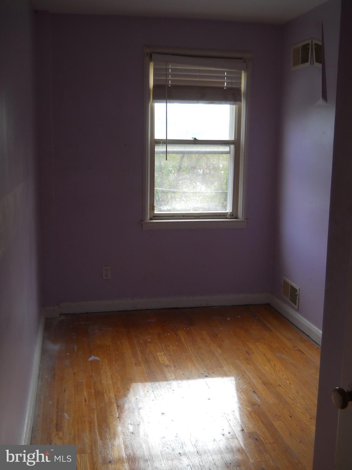 7301 Kirtley Road Baltimore, MD 21224 - Photo 9 of 14 Bedroom three