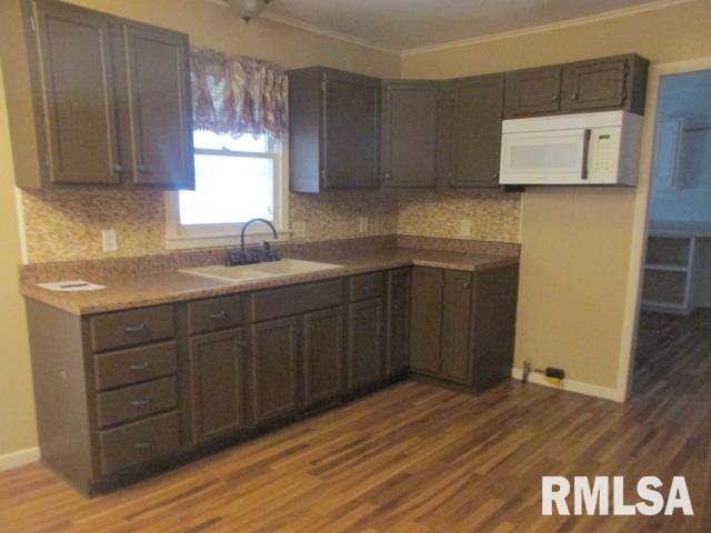 607 East Main Street Ridgway, IL 62979 - Photo 3 of 21