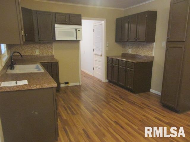 607 East Main Street Ridgway, IL 62979 - Photo 4 of 21