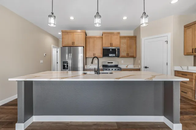 $374,900 | 1820 Horseshoe Lane, Unit 4231, Slinger, WI 53086