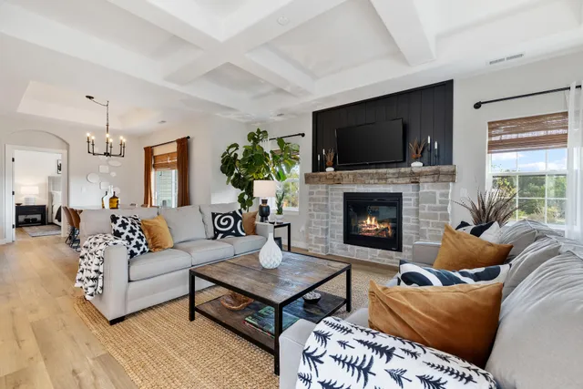 $374,900 | 1820 Horseshoe Lane, Unit 4231, Slinger, WI 53086