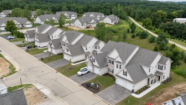 $374,900 | 1820 Horseshoe Lane, Unit 4231, Slinger, WI 53086
