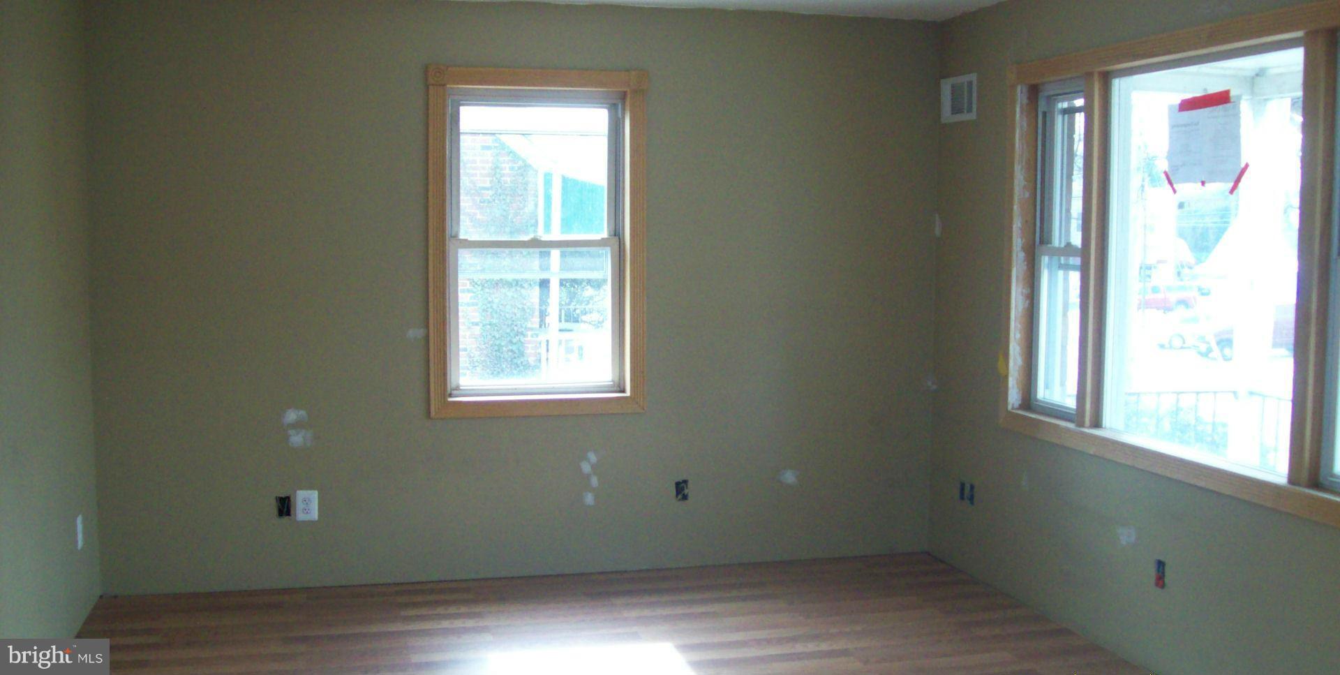 7903 Oakleigh Road Baltimore, MD 21234 - Photo 4 of 9 Living Room