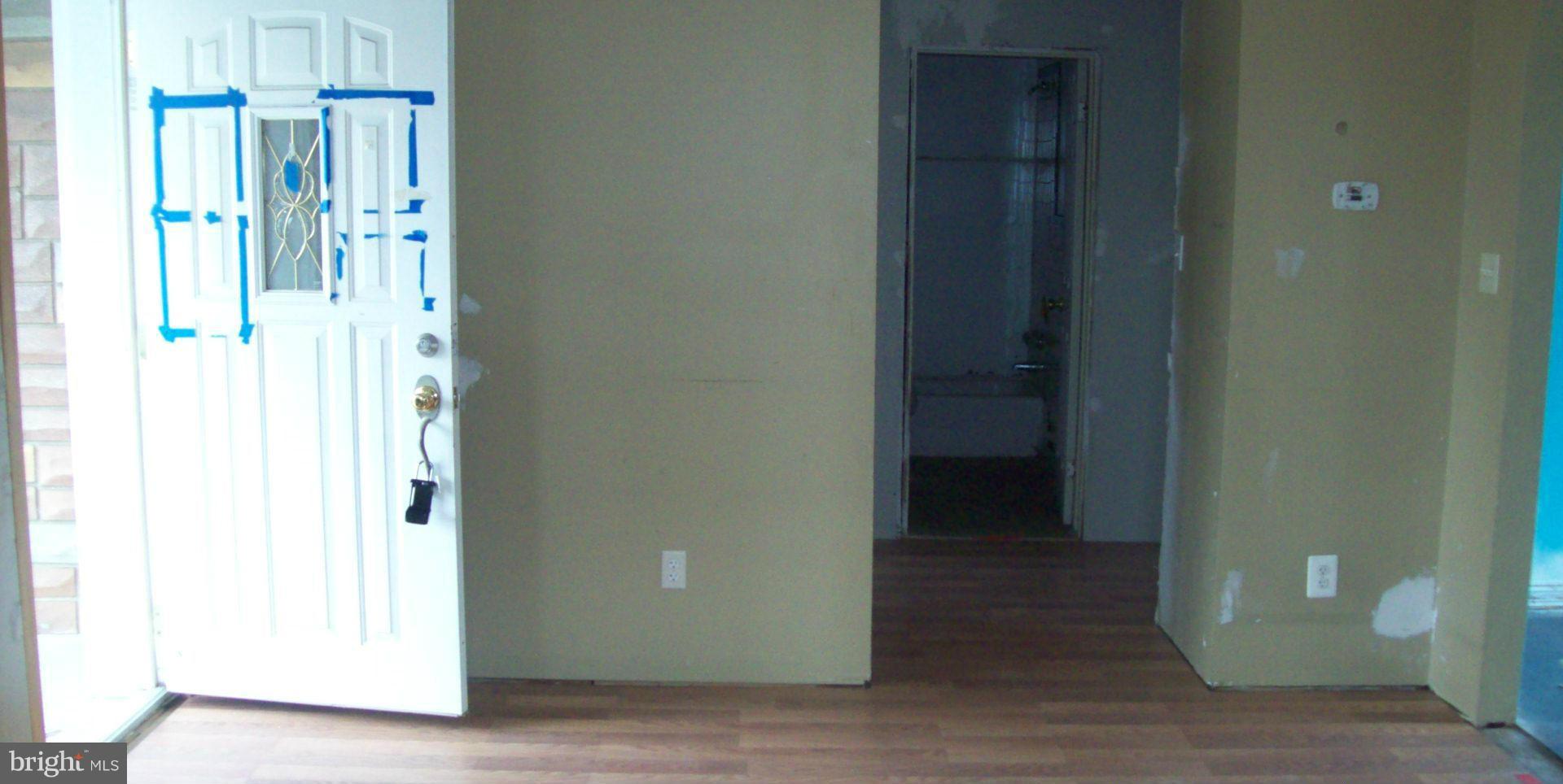 7903 Oakleigh Road Baltimore, MD 21234 - Photo 5 of 9 Living Room