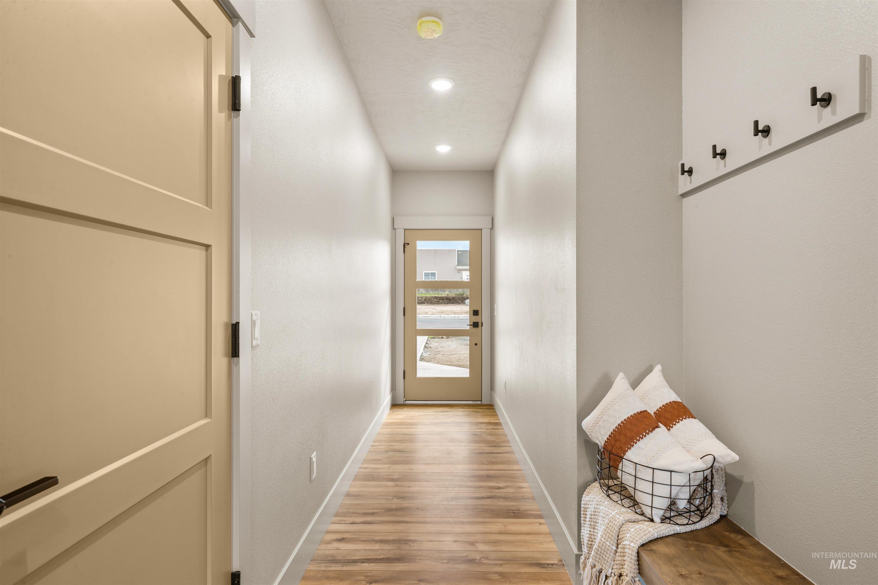 335 Warner Avenue Lewiston, ID 83501 - Photo 2 of 43 Hall with light wood-style flooring and recessed lighting