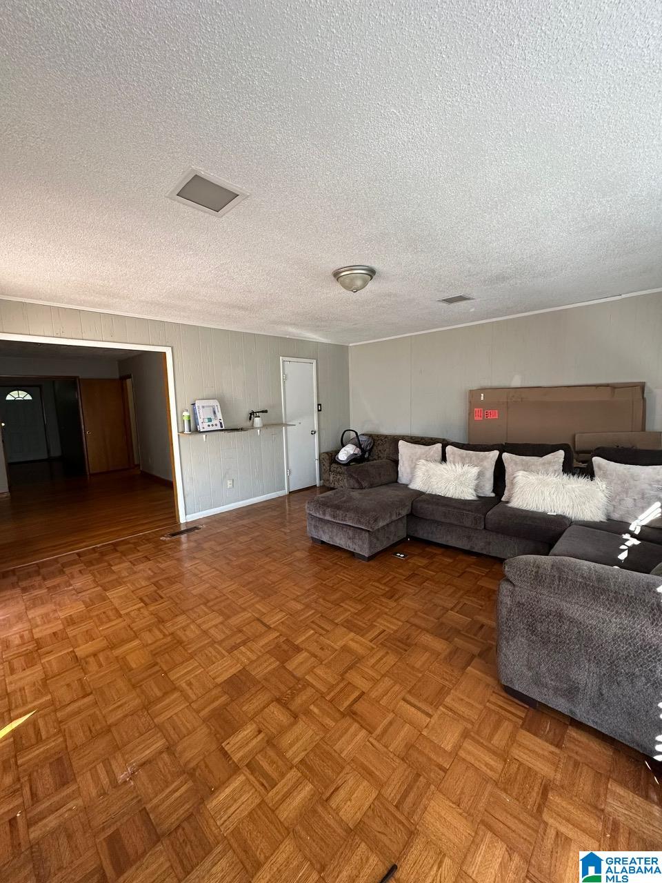 3037 Wenonah Road Southwest Birmingham, AL 35211 - Photo 3 of 13