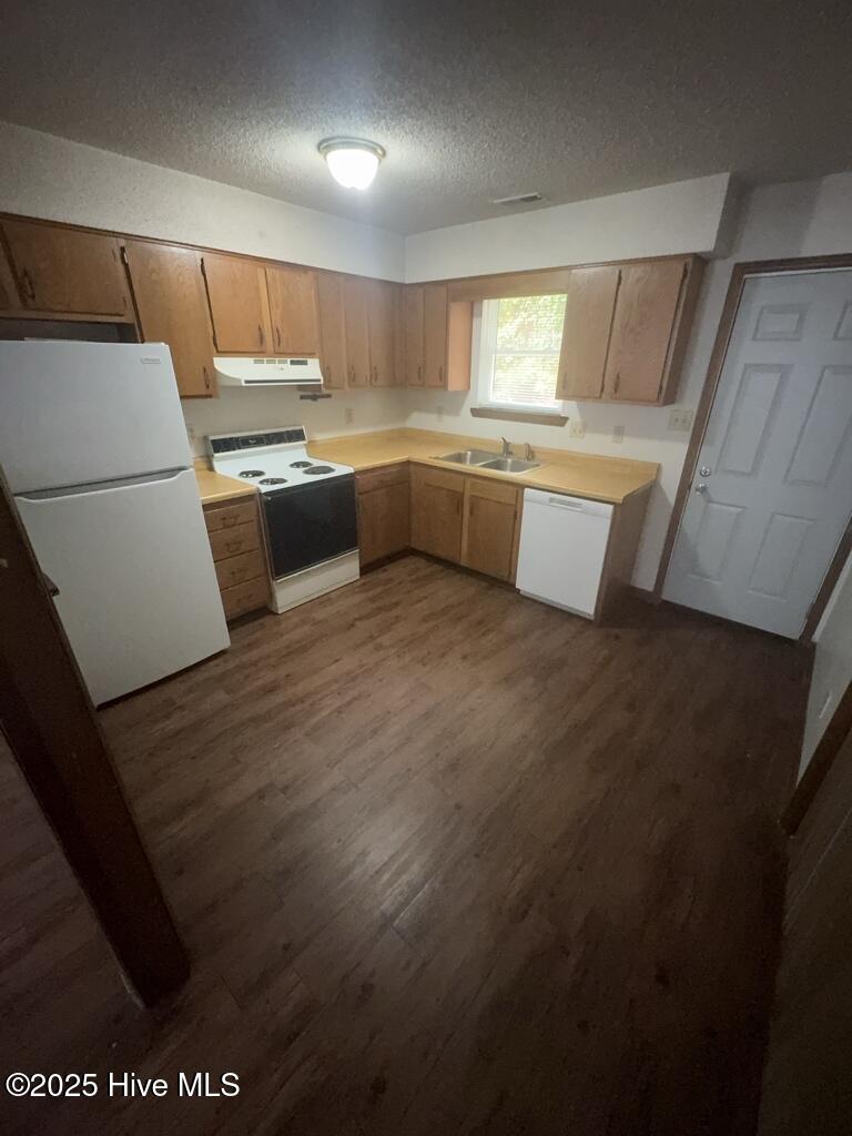 1710 Wine Press Court Midway Park, NC 28544 - Photo 4 of 11 Kitchen