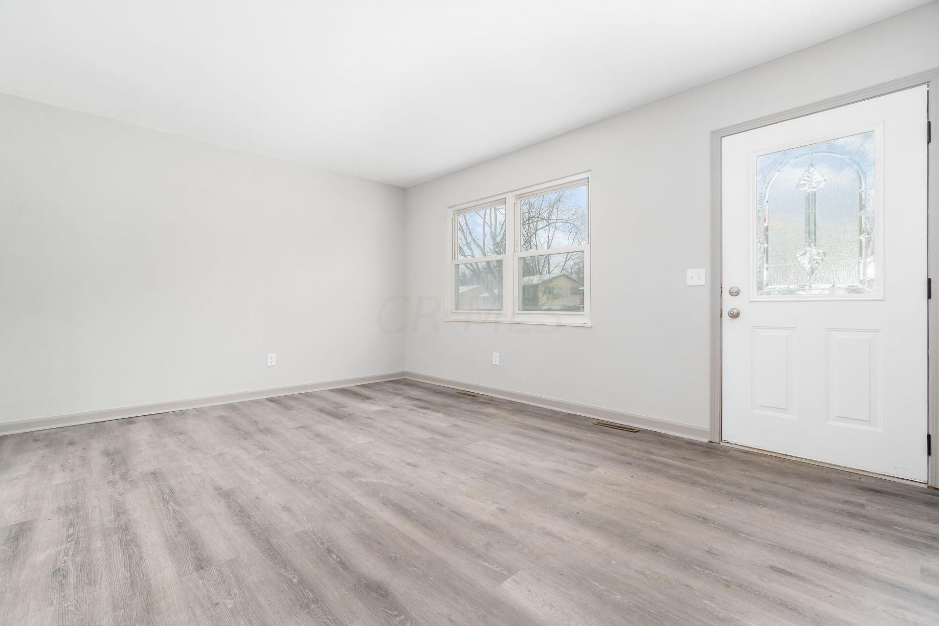 3515 Claretta Road Columbus, OH 43232 - Photo 8 of 45 011_ - 3515 Claretta Rd - 026