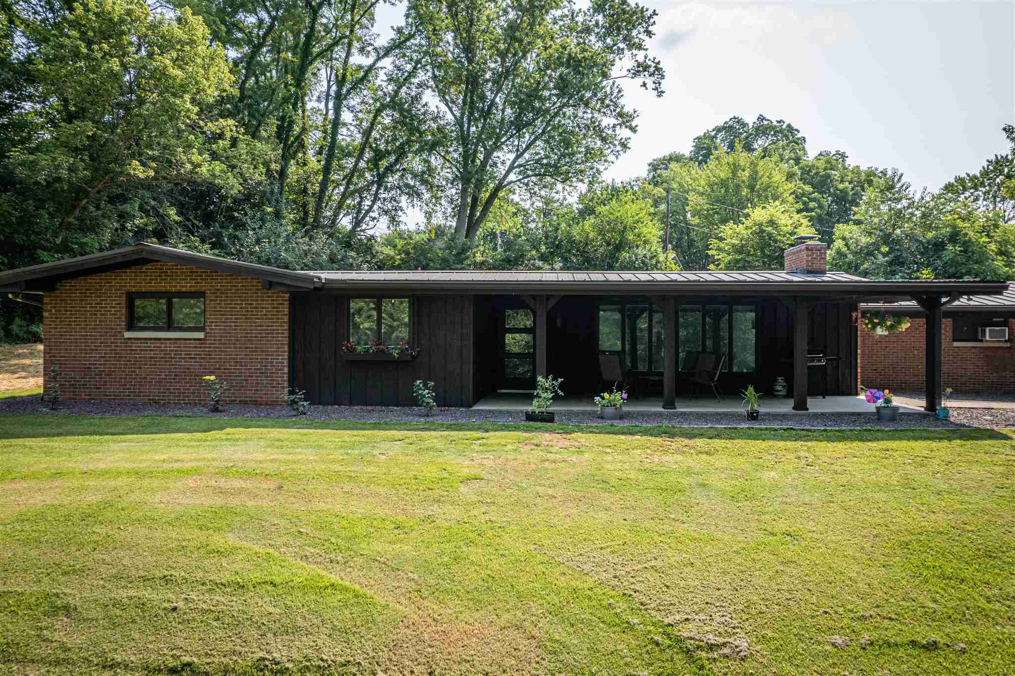 1542 Outer Lake Road Princeton, IN 47670 - Photo 2 of 36 Gallery Image 2
