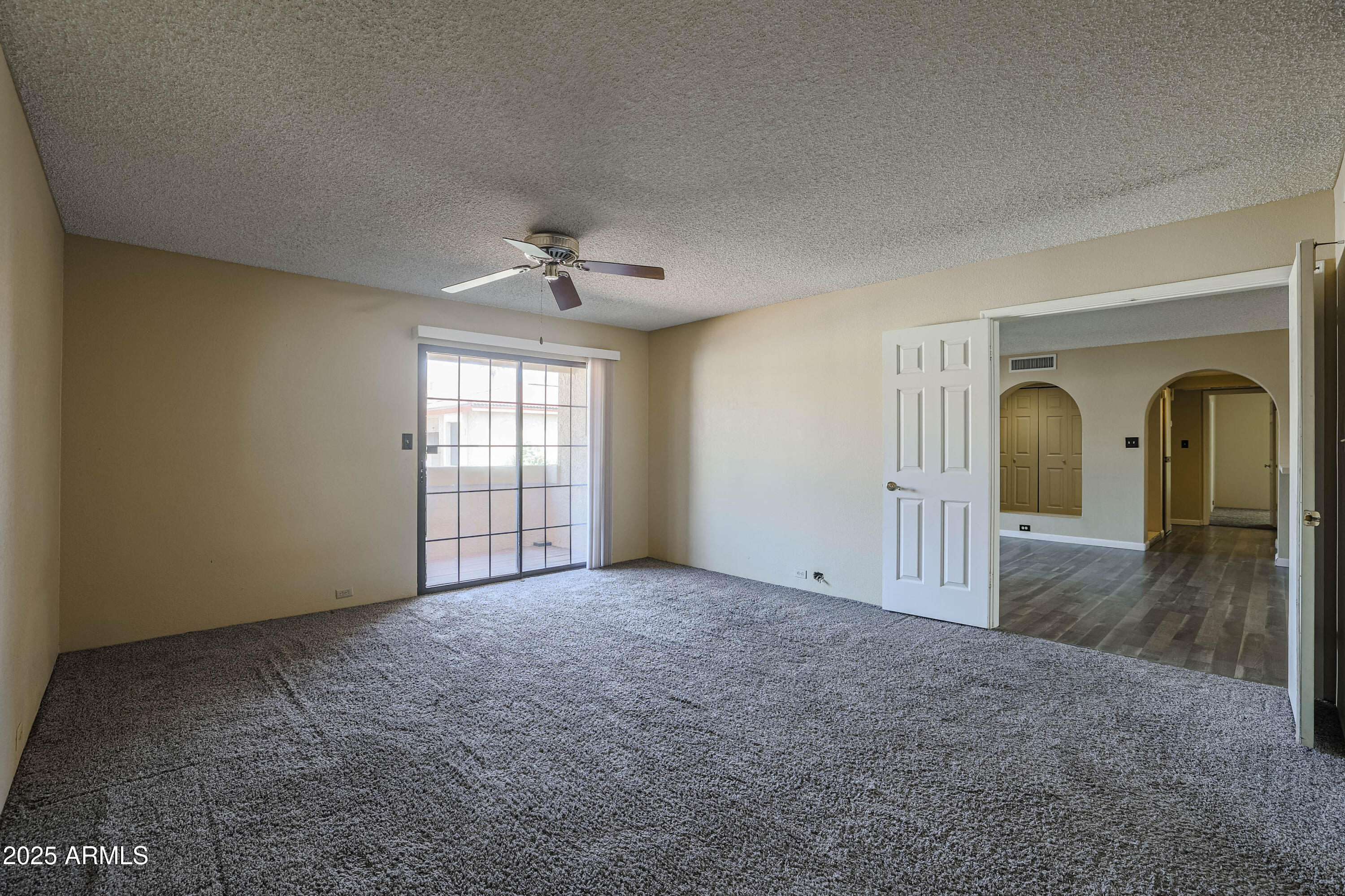 10410 North Cave Creek Road, Unit 2220 Phoenix, AZ 85020 - Photo 12 of 33 a view of empty room with window