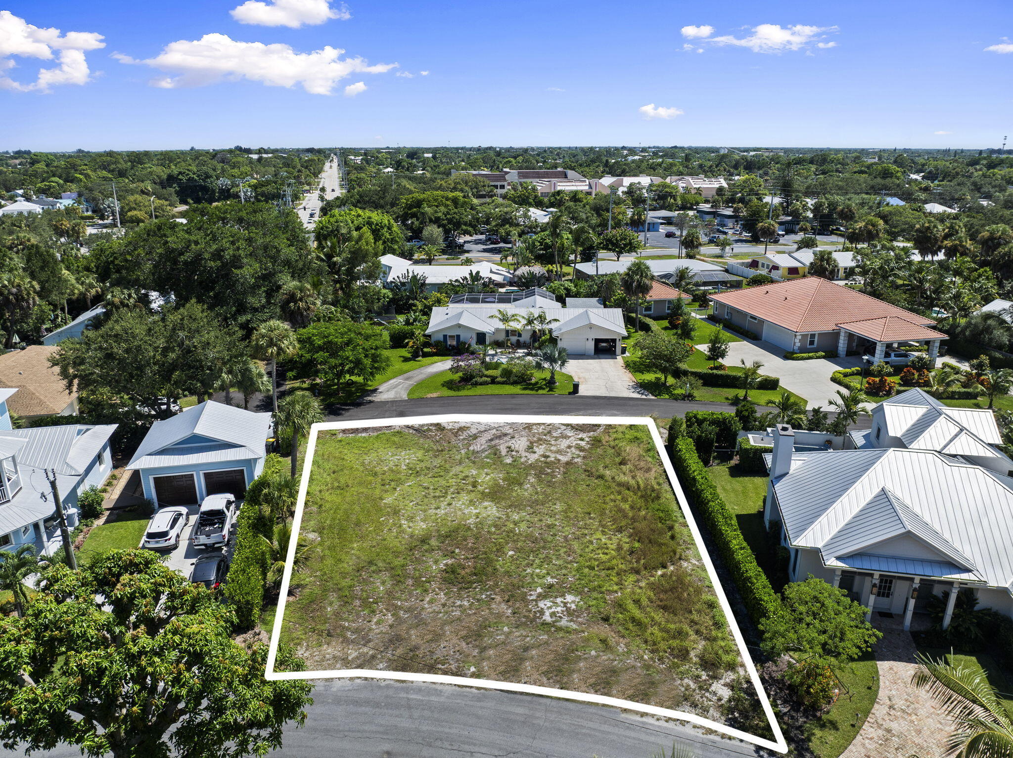 932 Southeast Riverside Drive Stuart, FL 34994 - Photo 11 of 16 11-web-or-mls-DJI_0971_v2