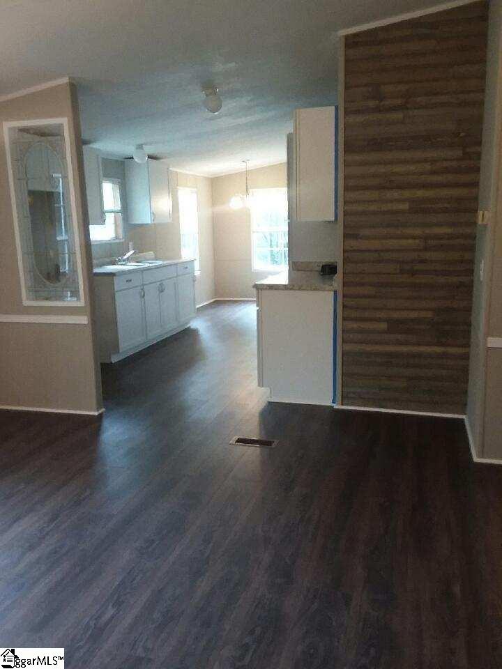 609 State Rd S-39-226 Pickens, SC 29671 - Photo 4 of 9