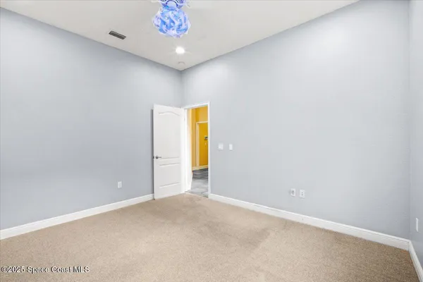 a view of empty room with window