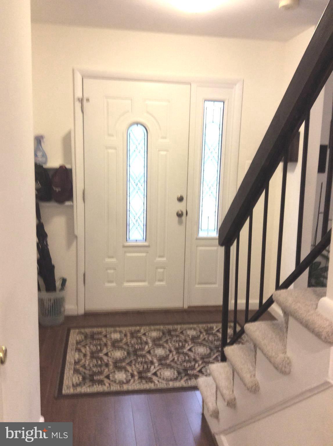 123 Willow Place Sterling, VA 20164 - Photo 2 of 31 Foyer