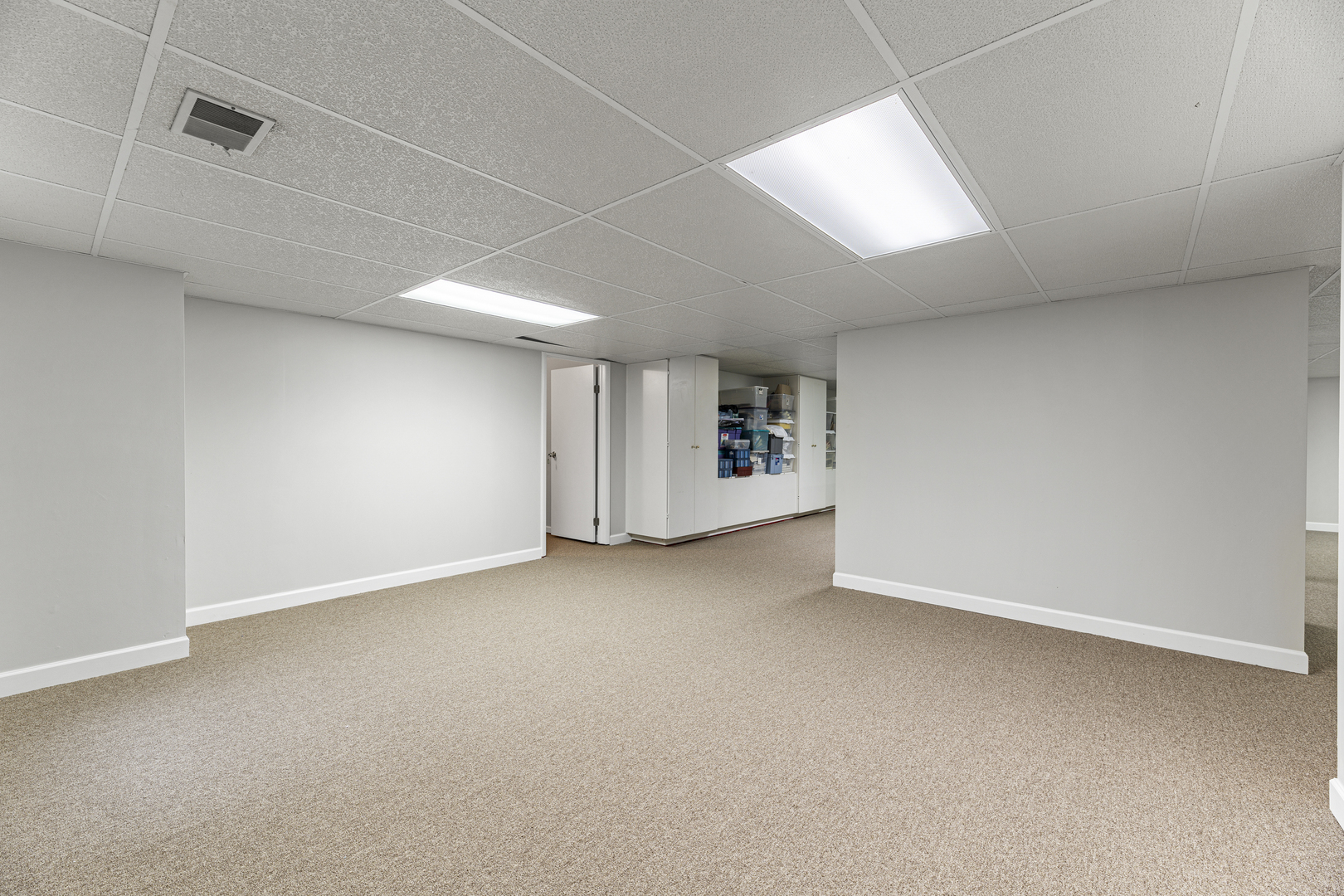 2308 Indian Ridge Drive Glenview, IL 60026 - Photo 34 of 60 an empty room with white walls and white walls