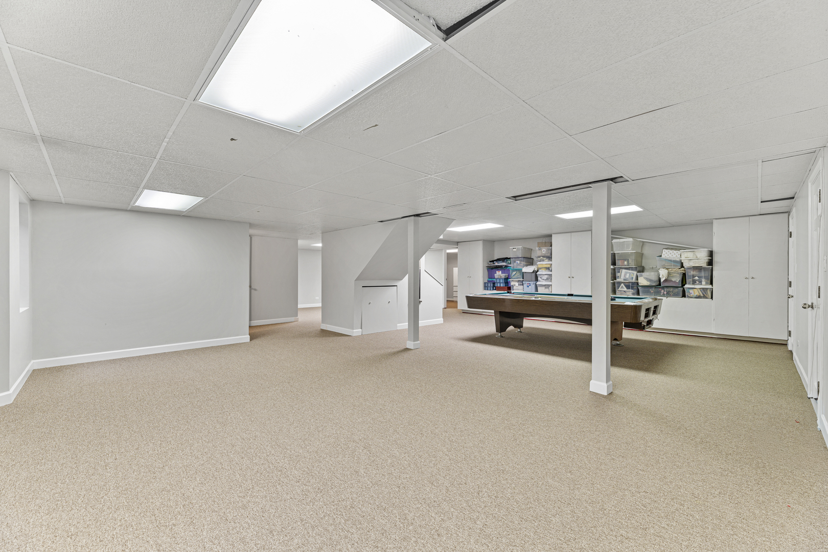 2308 Indian Ridge Drive Glenview, IL 60026 - Photo 41 of 60 a view of a livingroom with table and chair