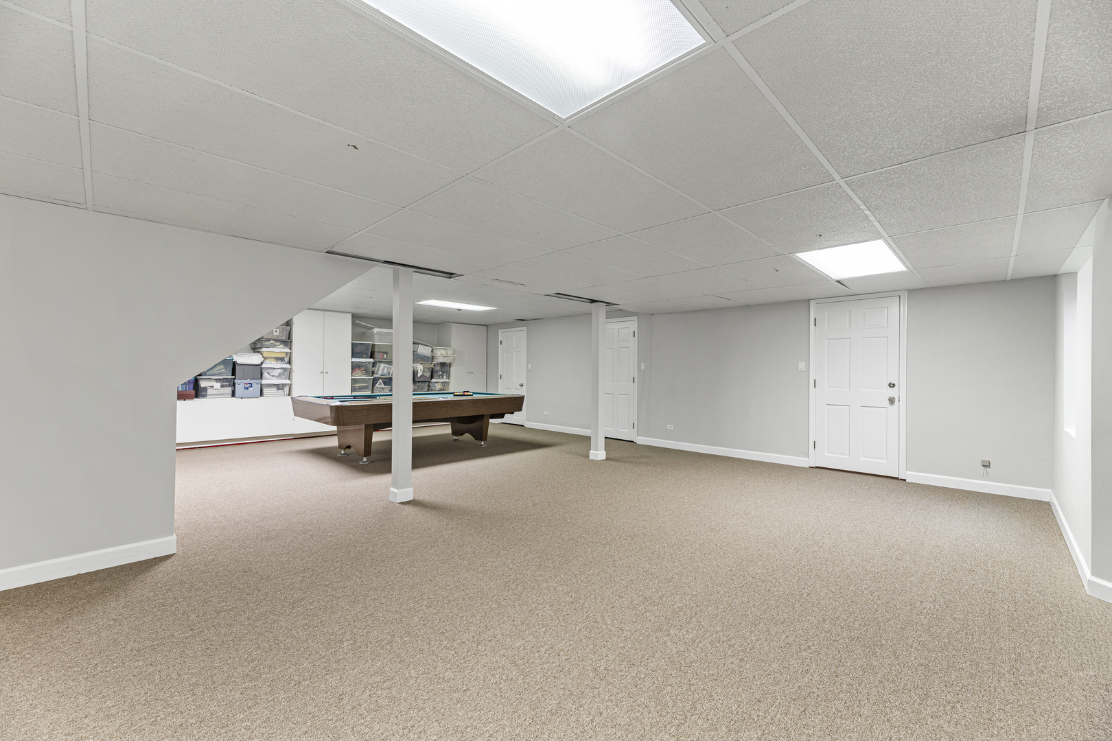 2308 Indian Ridge Drive Glenview, IL 60026 - Photo 42 of 60 a view of a livingroom with furniture