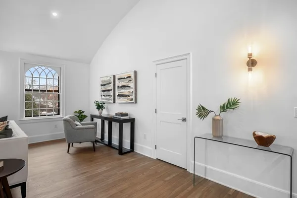 $1,229,000 | 132-134 Elm Street, Unit 132, Marblehead, MA 01945