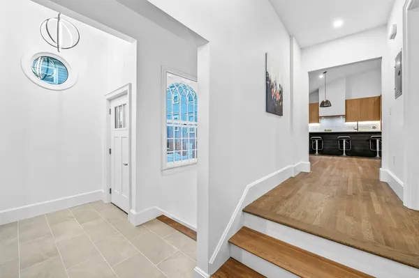 $1,229,000 | 132-134 Elm Street, Unit 132, Marblehead, MA 01945