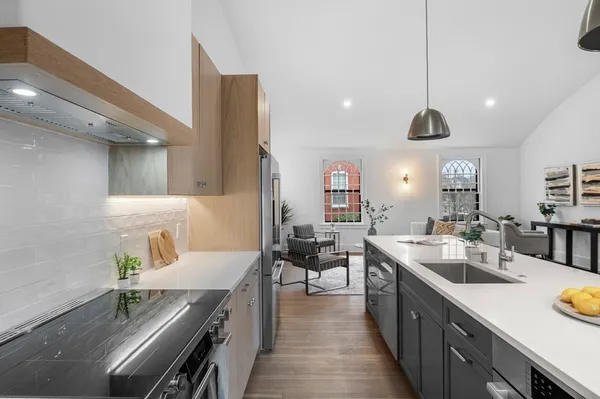 $1,229,000 | 132-134 Elm Street, Unit 132, Marblehead, MA 01945