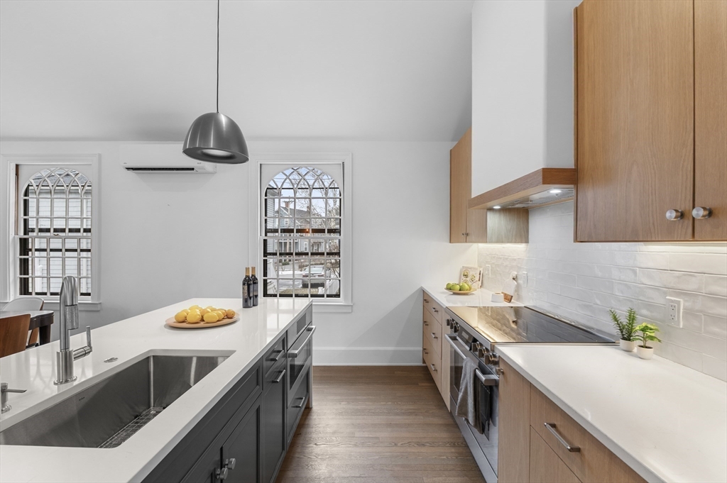 132-134 Elm Street, Unit 132 Marblehead, MA 01945 - Photo 6 of 32