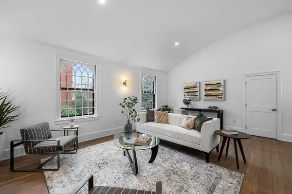 $1,229,000 | 132-134 Elm Street, Unit 132, Marblehead, MA 01945