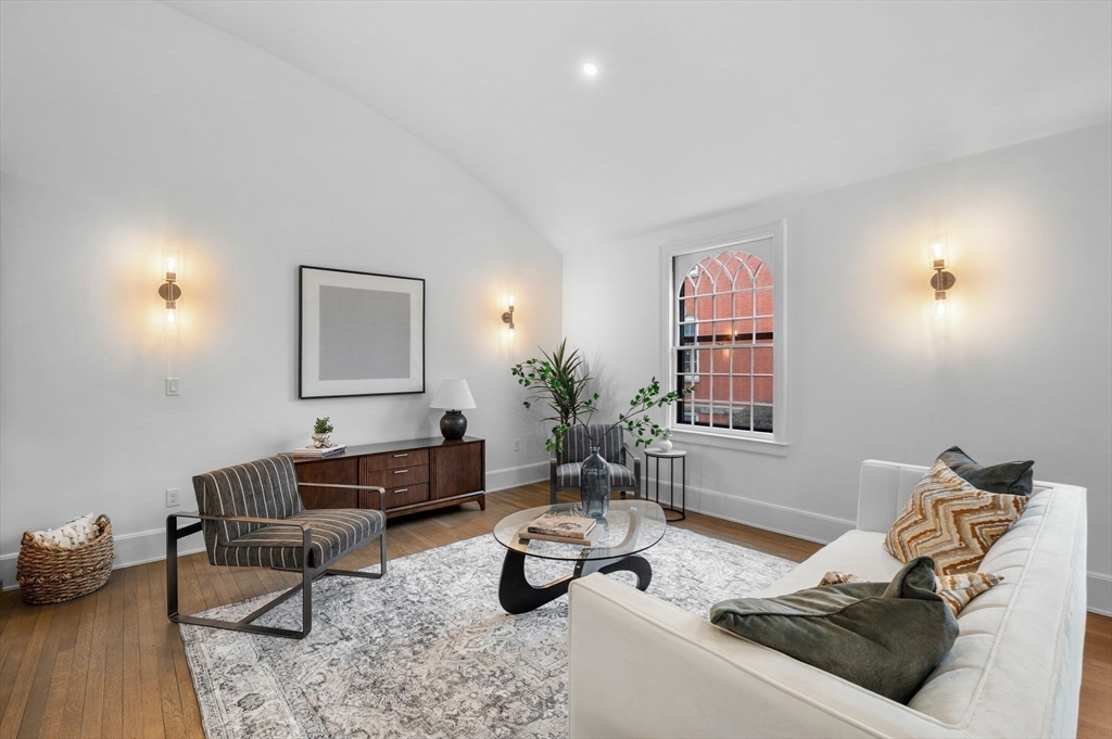 132-134 Elm Street, Unit 132 Marblehead, MA 01945 - Photo 10 of 32