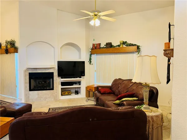 $2,200 | 2057 Sandtrap Lane, Fort Mohave, AZ 86426