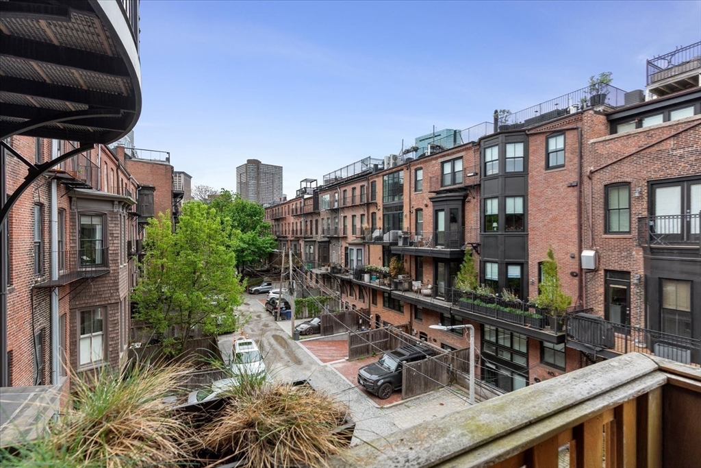 93 Pembroke Street, Unit 2 Boston, MA 02118 - Photo 12 of 14