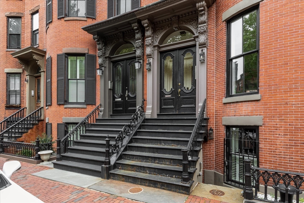 93 Pembroke Street, Unit 2 Boston, MA 02118 - Photo 13 of 14