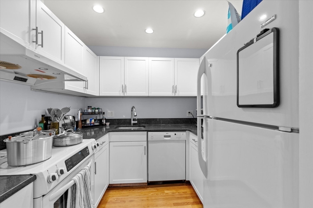93 Pembroke Street, Unit 2 Boston, MA 02118 - Photo 3 of 14