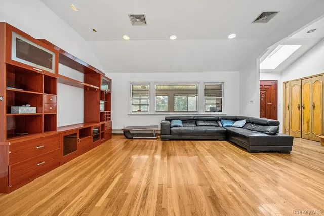 $1,460,000 | 222-60 Birmington Parkway | Bayside