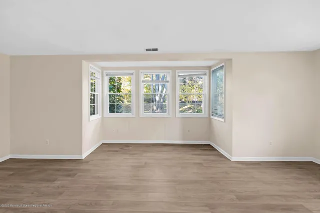 $3,950 | 800 Navesink River Road, Rumson, NJ 07760