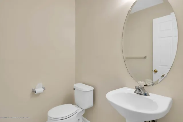 $3,950 | 800 Navesink River Road, Rumson, NJ 07760