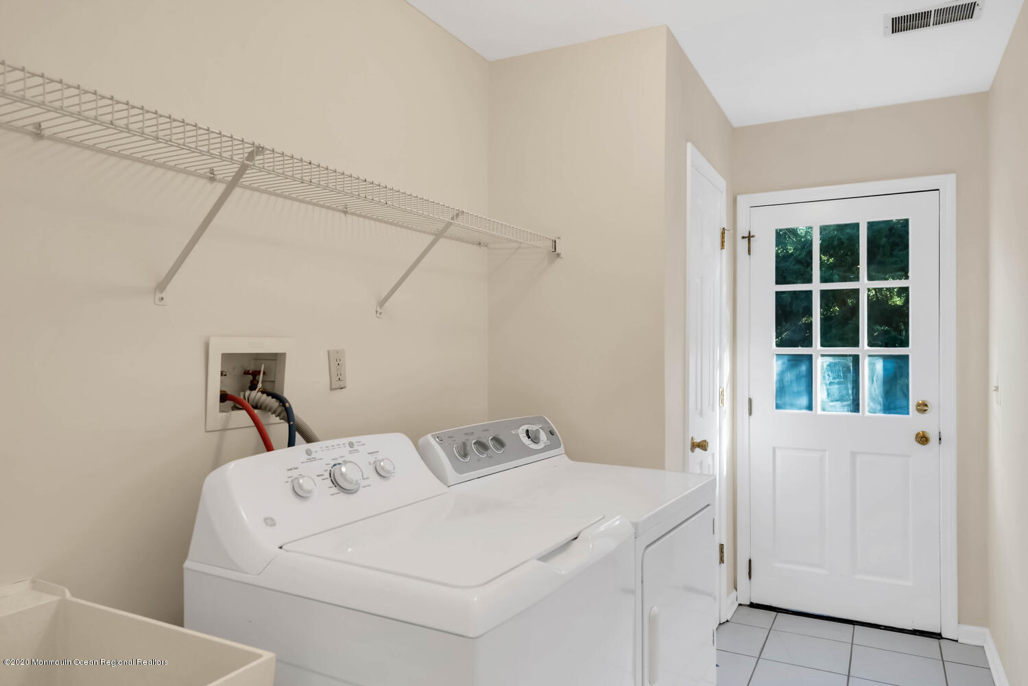 800 Navesink River Road Rumson, NJ 07760 - Photo 17 of 34 800 Navesink River Rd Rumson-large-018-0