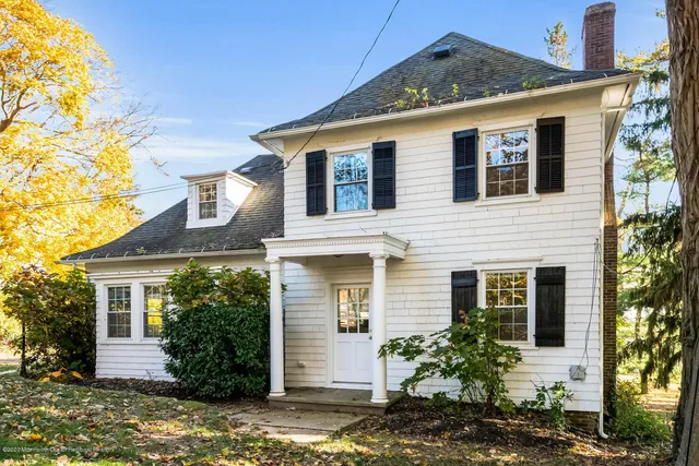 $3,950 | 800 Navesink River Road, Rumson, NJ 07760