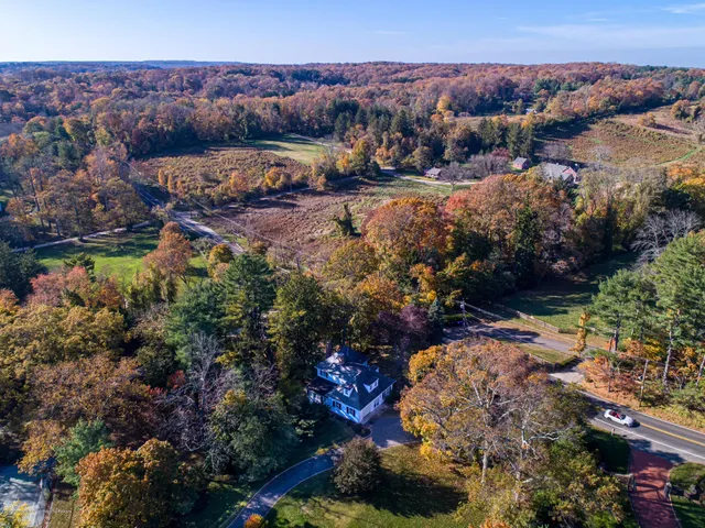 $3,950 | 800 Navesink River Road, Rumson, NJ 07760