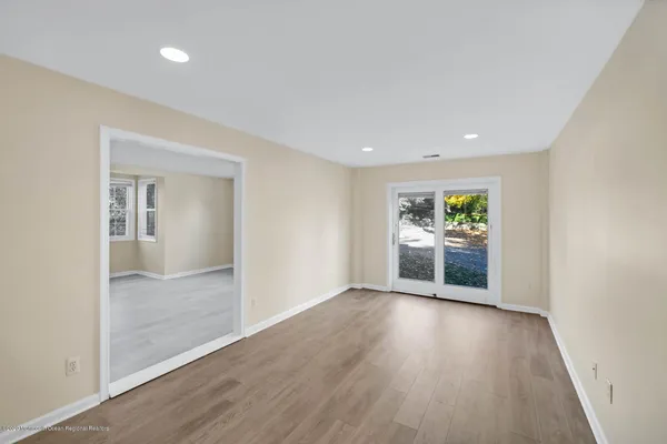 $3,950 | 800 Navesink River Road, Rumson, NJ 07760