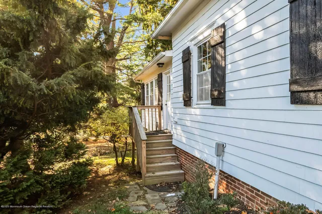 $3,950 | 800 Navesink River Road, Rumson, NJ 07760