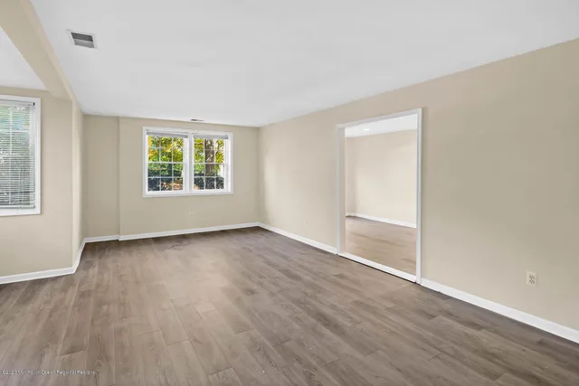 $3,950 | 800 Navesink River Road, Rumson, NJ 07760