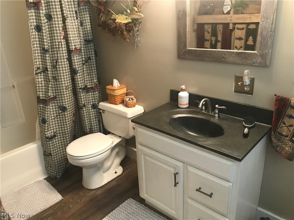 100 16th Street Vienna, WV 26105 - Photo 32 of 34 Master Bath