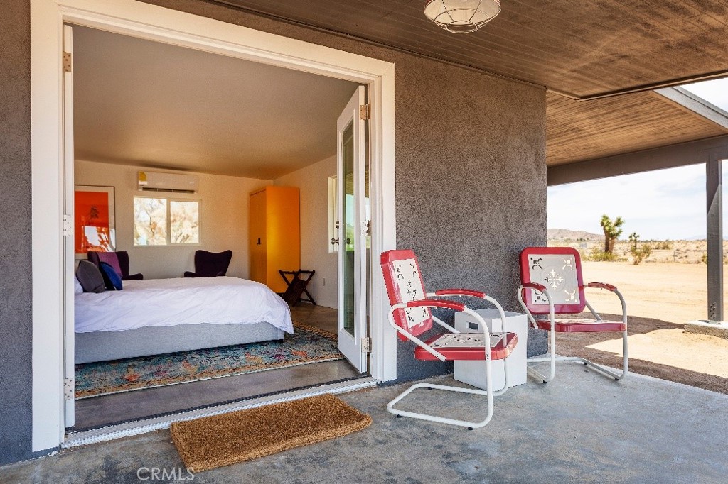 55628 Eureka Road Yucca Valley, CA 92284 - Photo 2 of 36