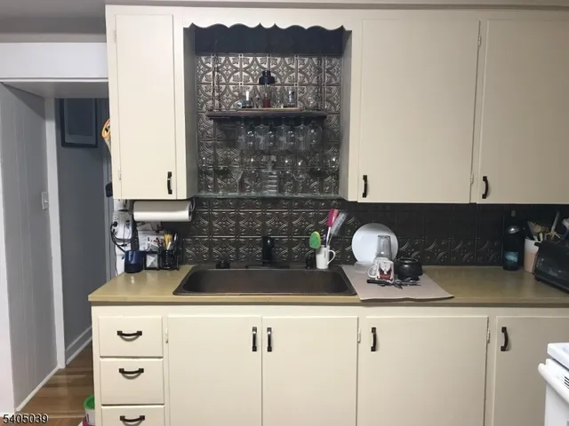 $1,700 | 77 Western Avenue, Morristown, NJ 07960